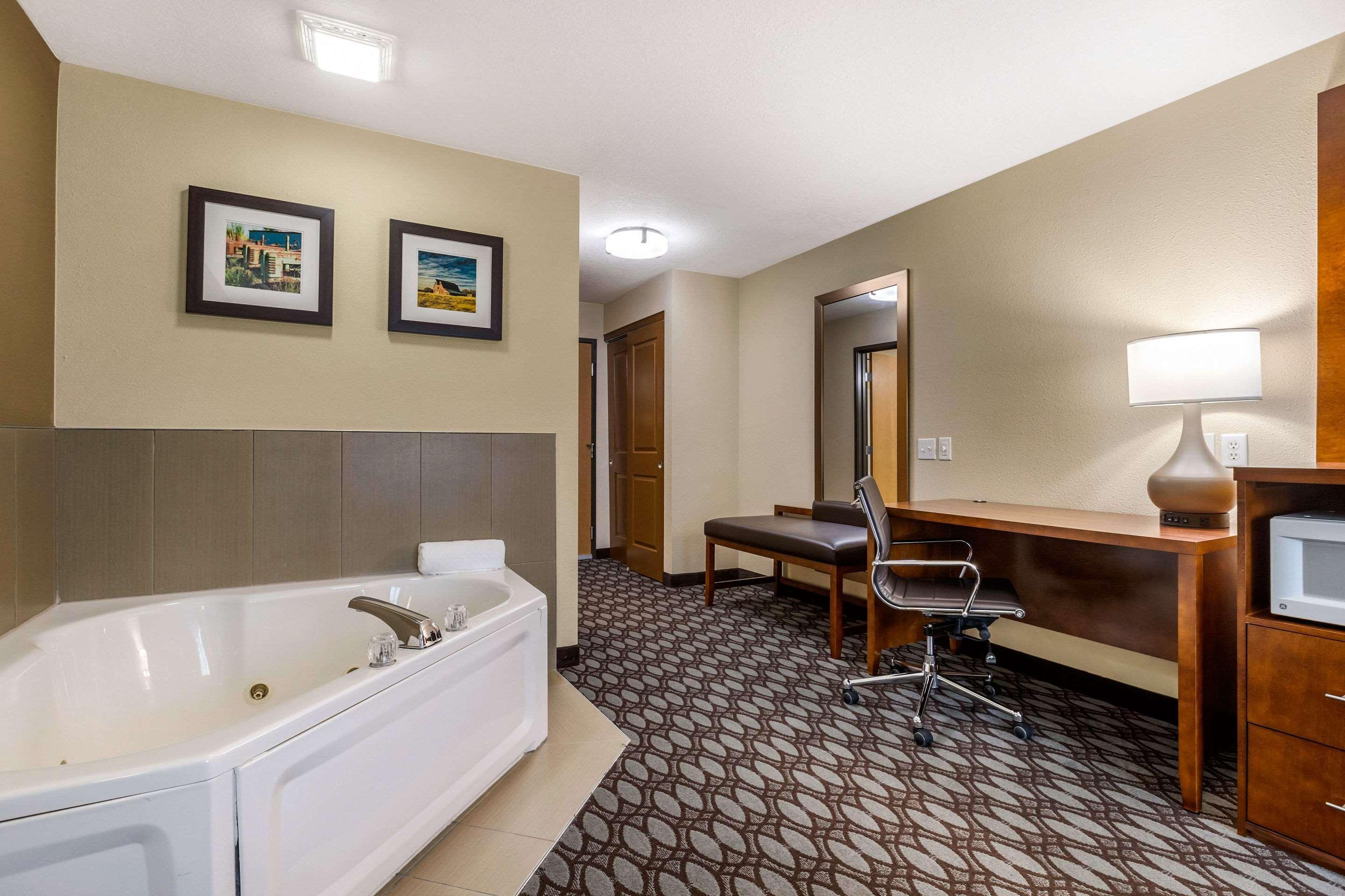 Comfort Inn Story City Dış mekan fotoğraf